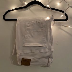 White American Eagle Jeans